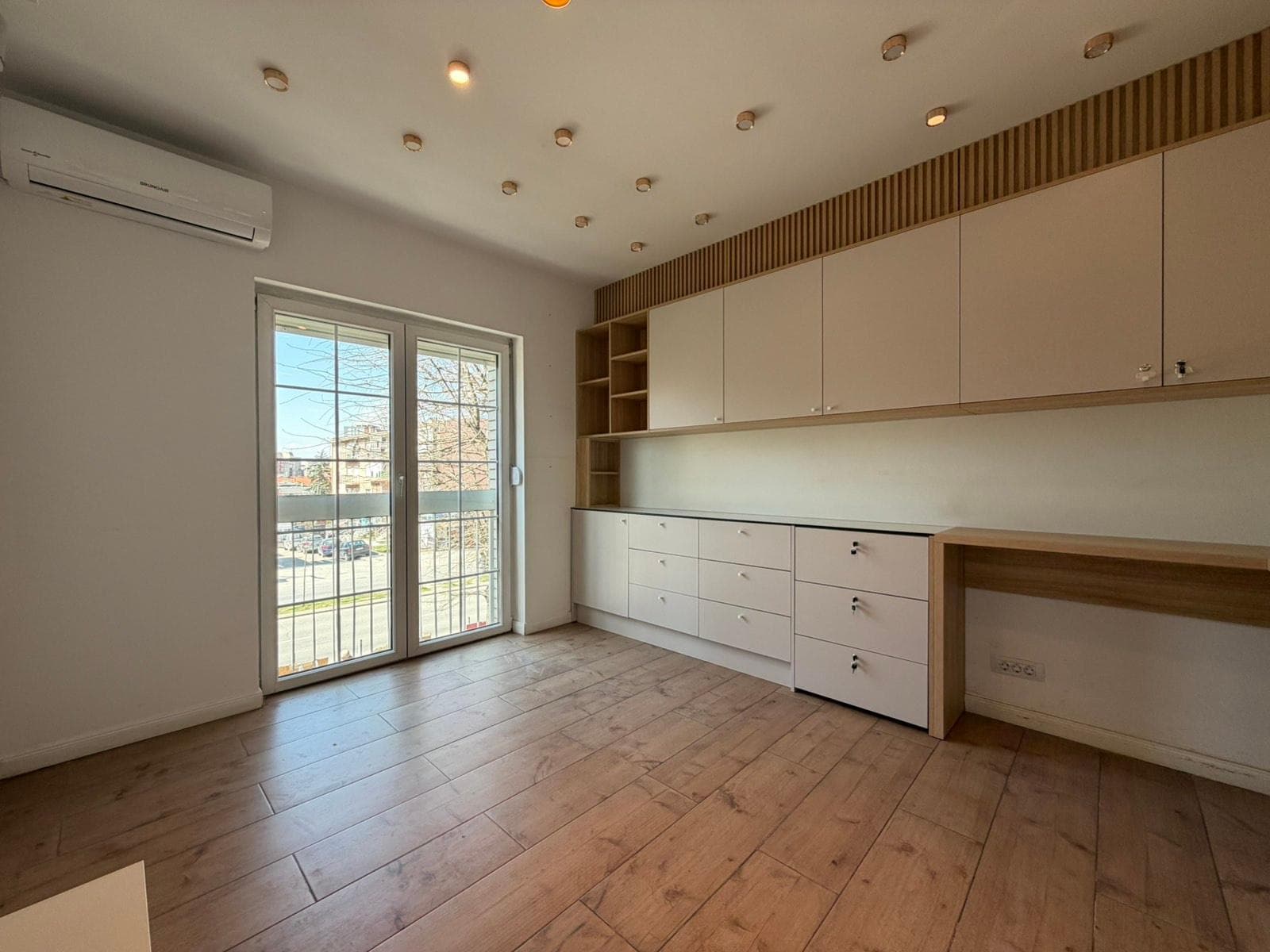 Zyrë me QIRA – 100 m² | Ulpianë, 2