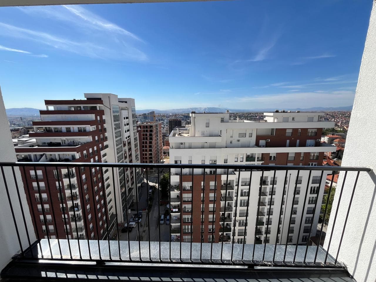 Apartament për SHITJE – 92 m² | Bregu i Diellit