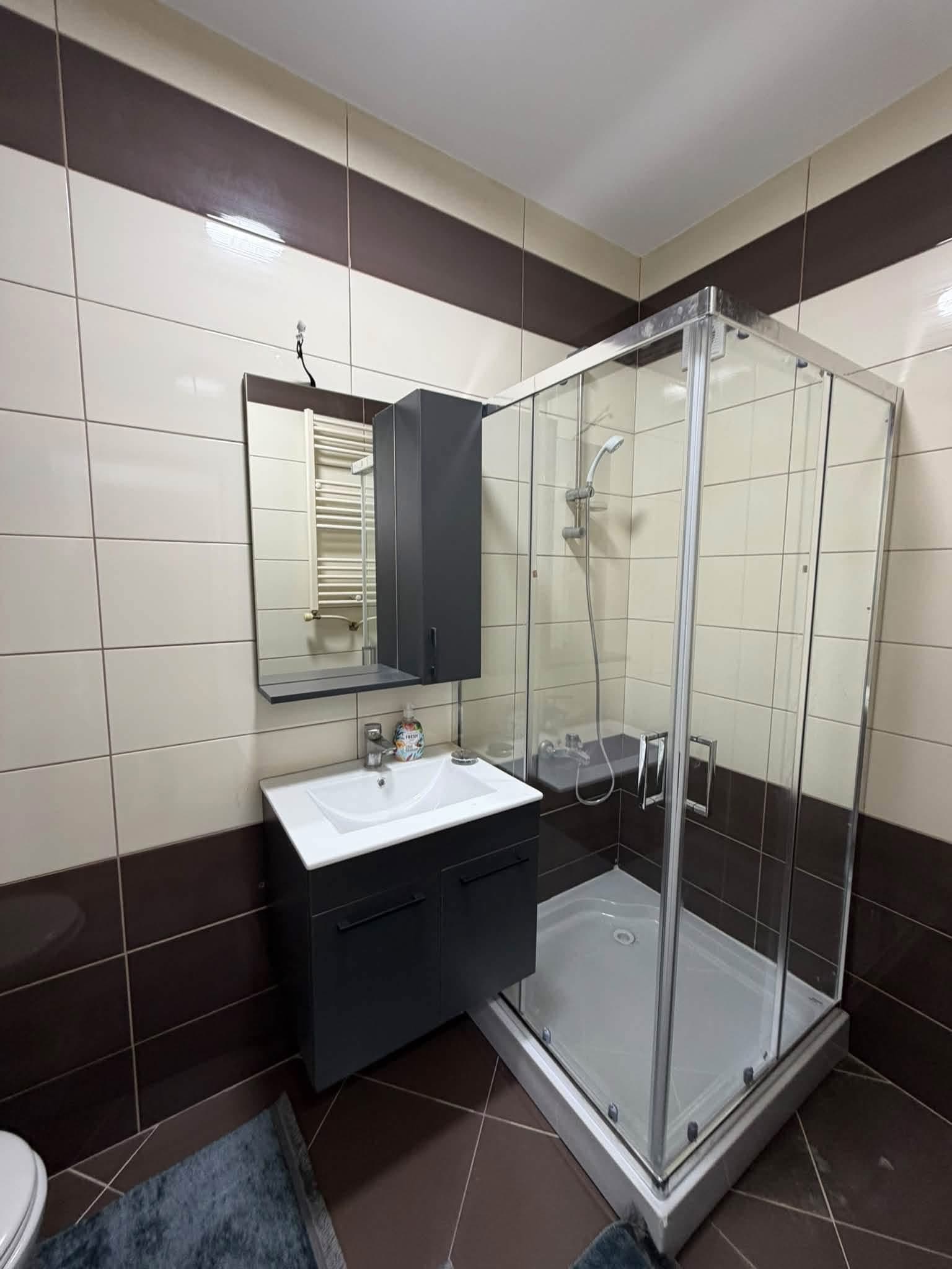 APARTAMENT PËR QIRA – 100 m²