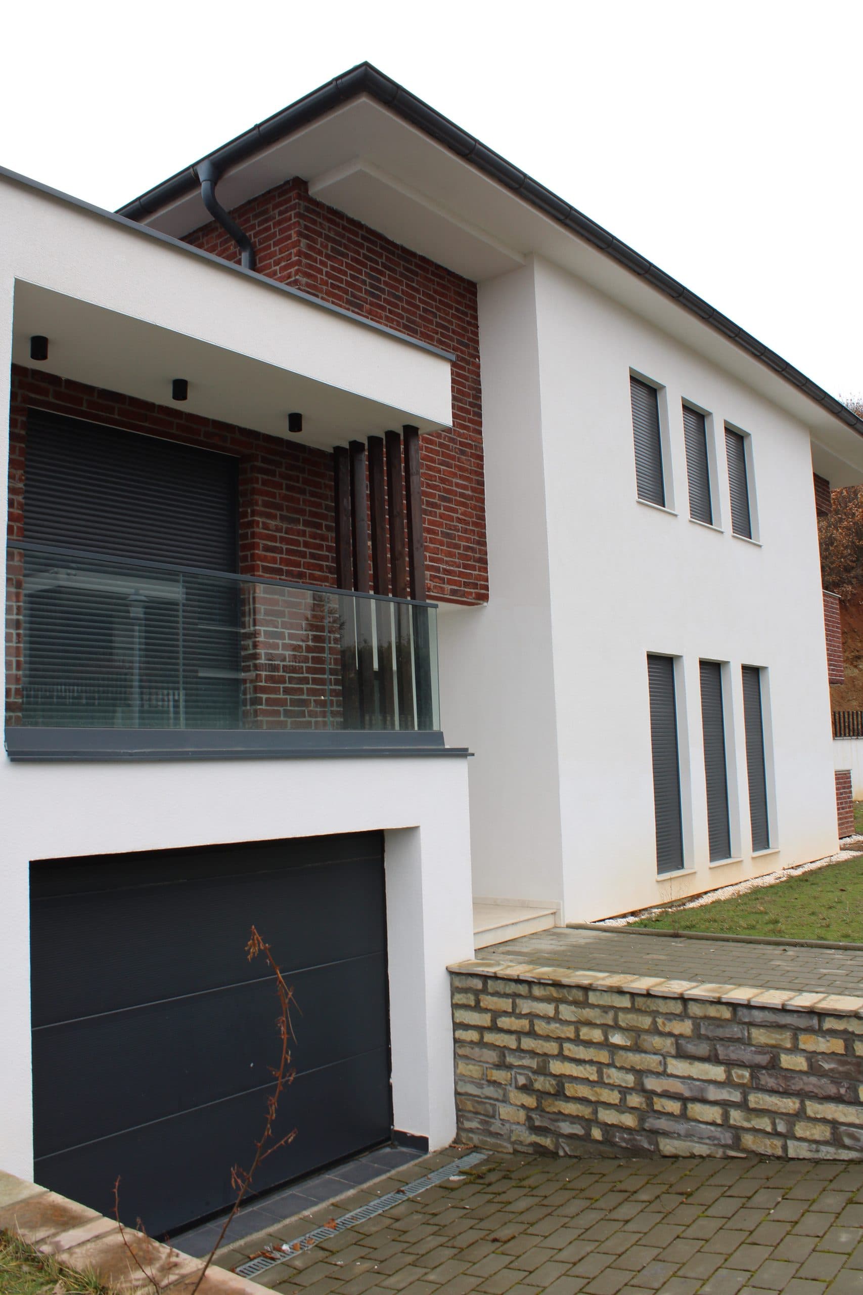 Shtëpi në SHITJE – 273 m² | Sofalia 3