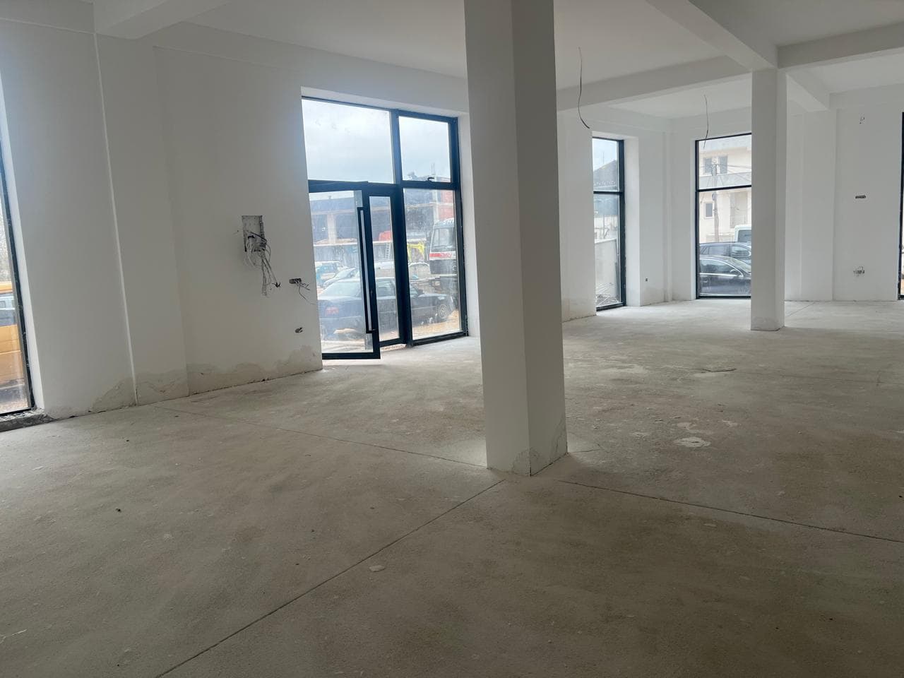 Lokal në SHITJE – 370 m² | Kompleksi