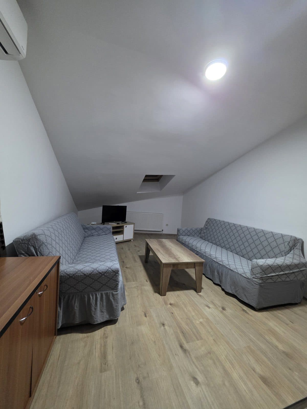 APARTAMENT PËR QIRA – 45 m²
