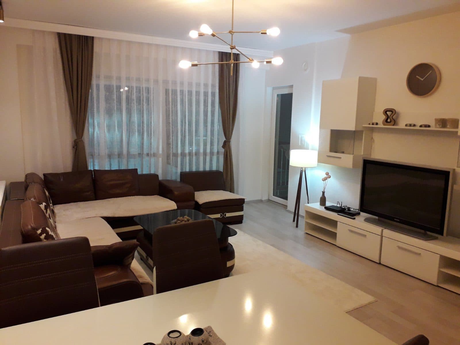 APARTAMENT PËR QIRA – 85 m²