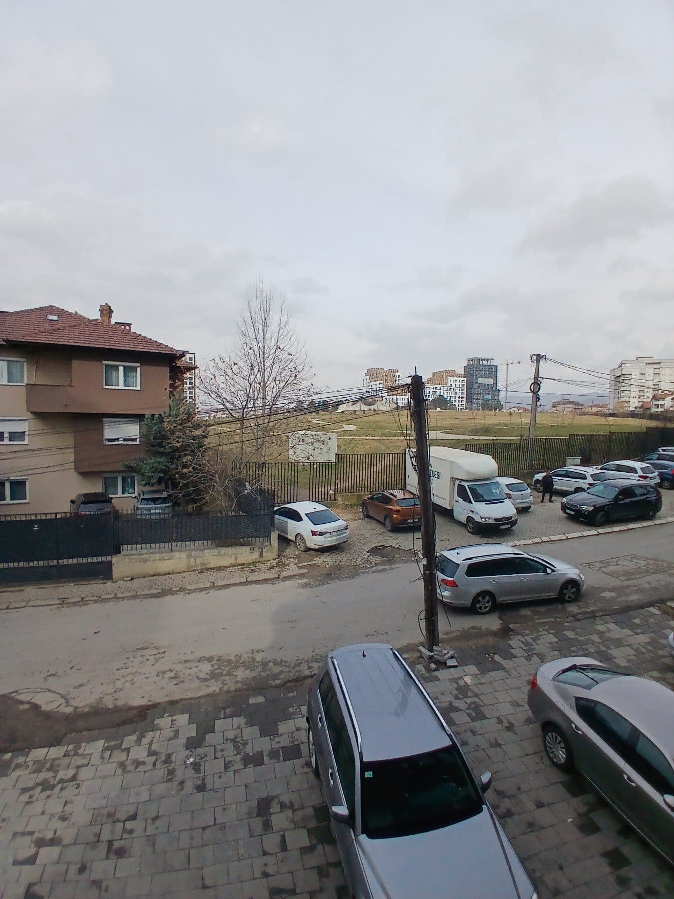 Lokal në SHITJE / QIRA – 110 m² | Bregu 4