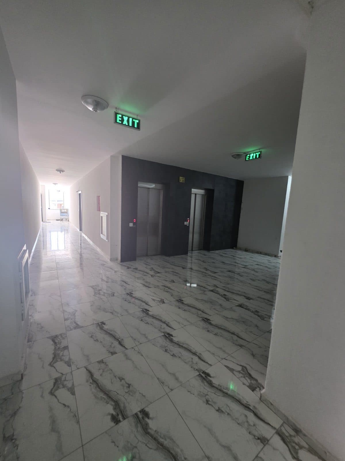 Penthouse në Shitje – 230 m² | Rr