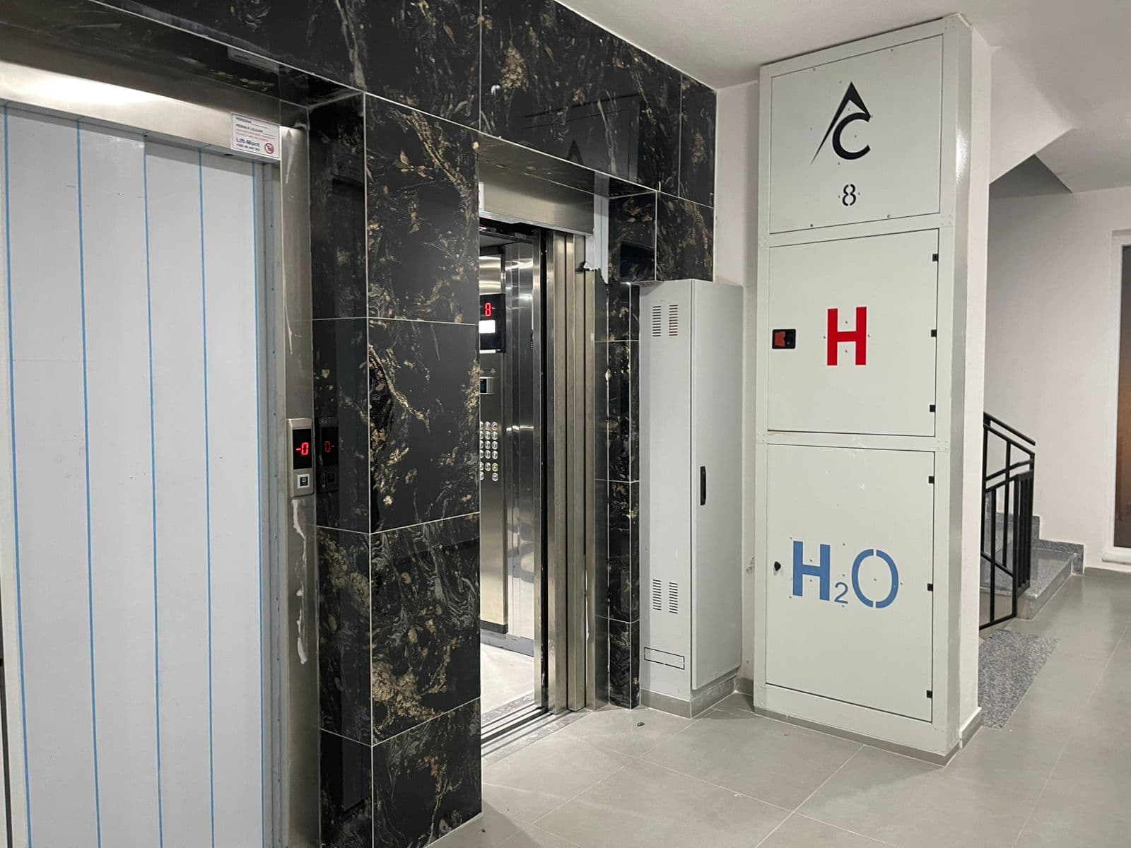 Apartament për QIRA ose PËR SHITJE – 88 m² | Vushtrri, Kati 8