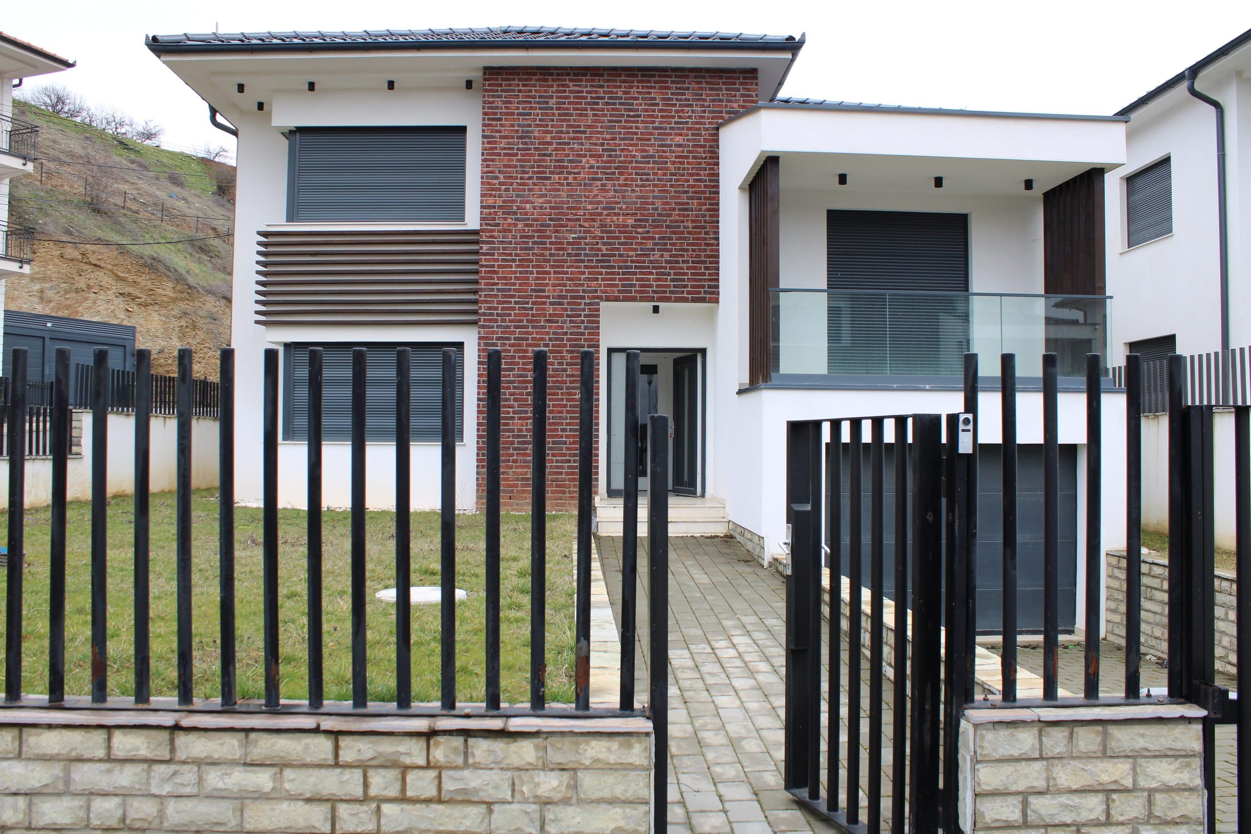 Shtëpi në SHITJE – 319 m² | Sofalia
