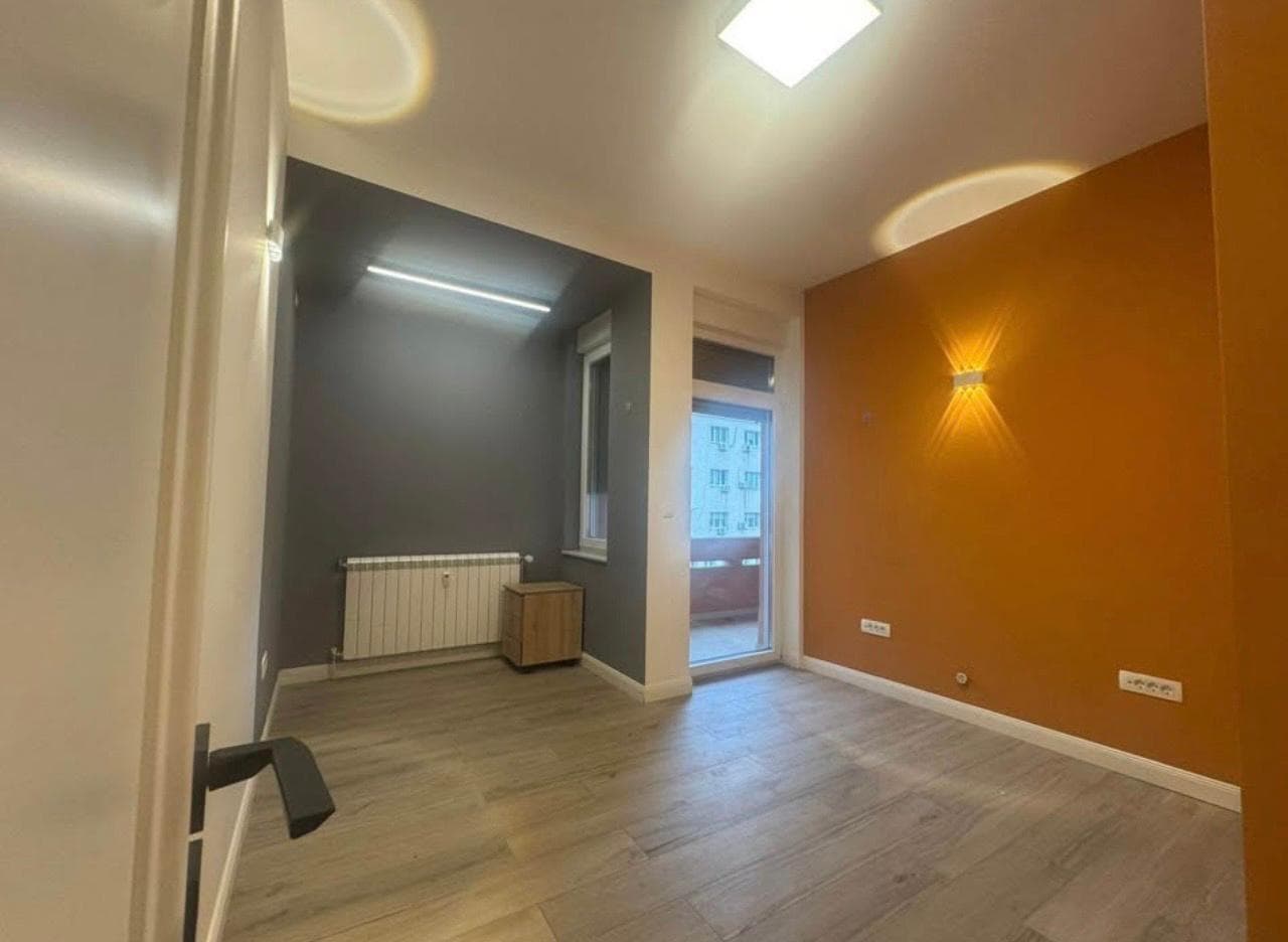 Zyra për qira – 105 m² 4