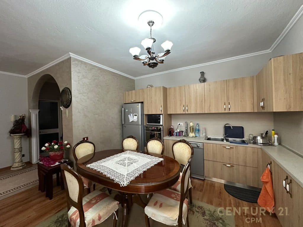 Apartament 3+1+2 Per Shitje Prane Rruges Muhamet Gjollesha! 4