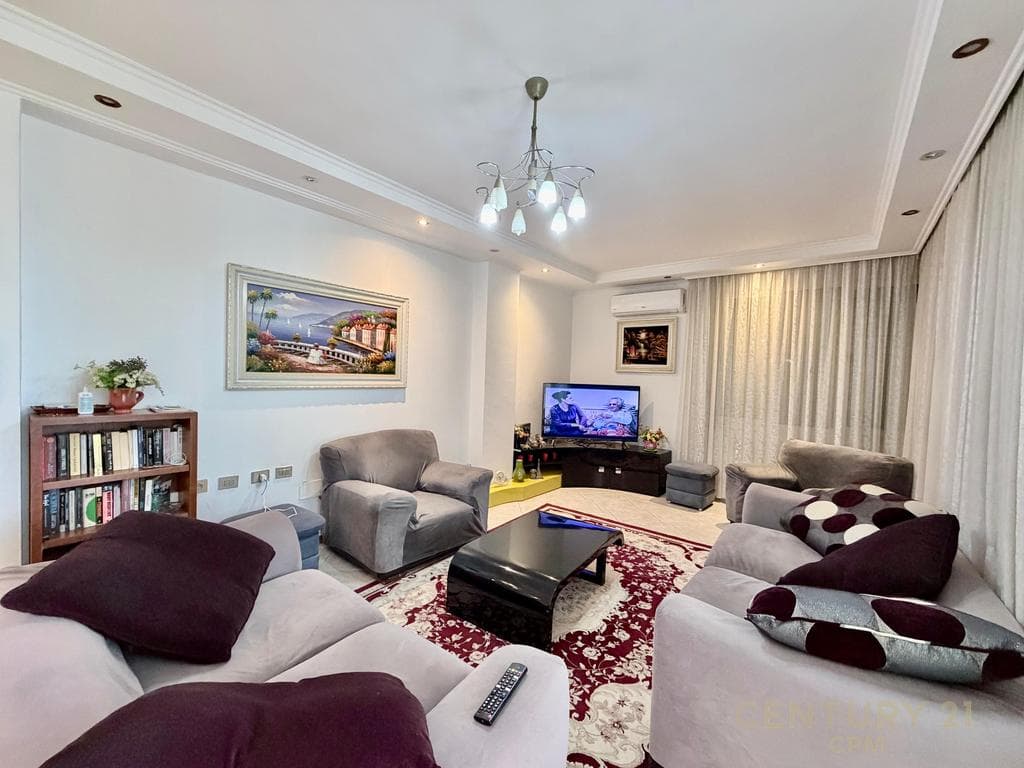 NE KOMUNEN E PARISIT SHESIM SUPER APARTAMENT 2+1+VERANDE PRANE KIKA 1