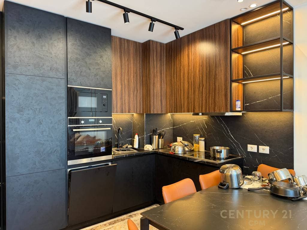 Apartament 1+1 per shitje me post parkimi tek Farmacia 10 3