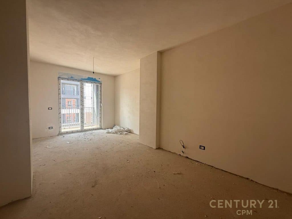 APARTAMENT 2+1+2 PRANË BULEVARDIT TË RI! 3