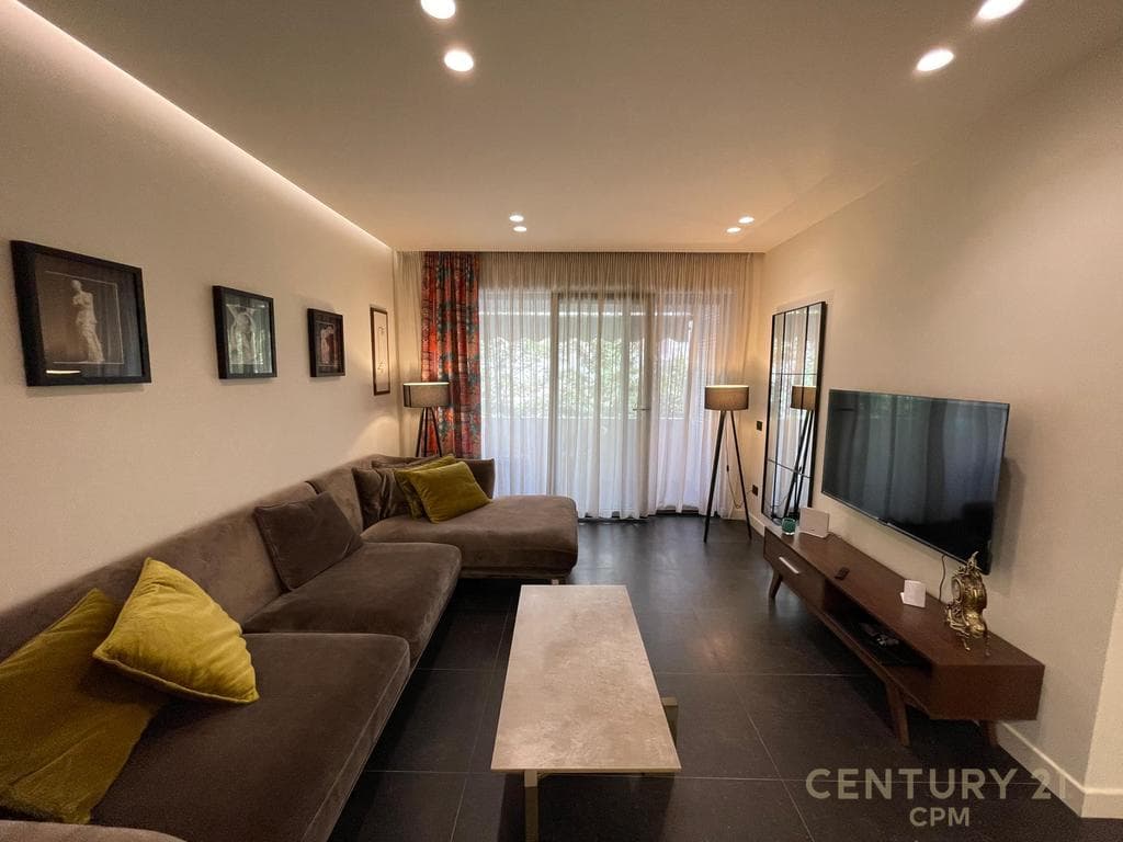 PËR QIRA APARTAMENT 2+1 + VEND PARKIMI NË TOWER BRIDGE 3!