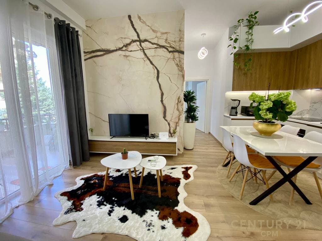TEK LIQENI THATE JAPIM ME QIRA APARTAMENT MODERN 1+1