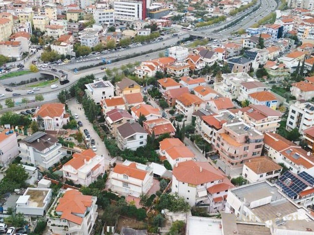 Vilë me qira për biznes tek Vilat e Selitës!