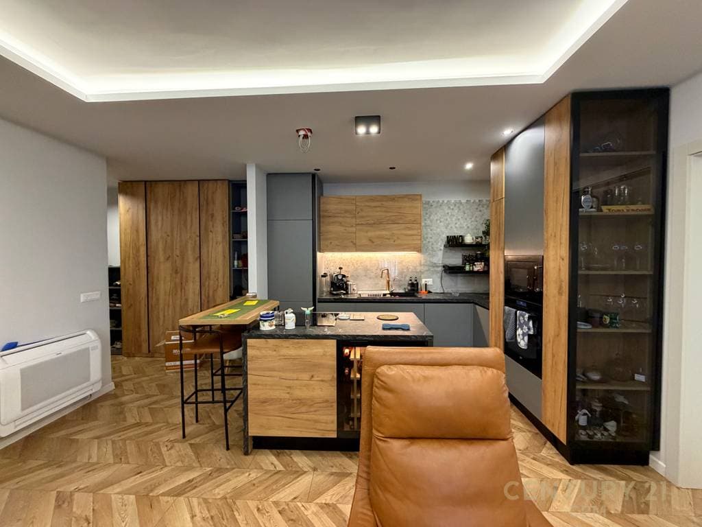 Apartament 2+1 në shitje tek Komuna e Parisit 2