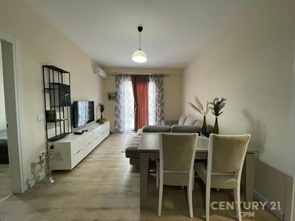 APARTAMENT 1+1 ME QERA PRANE KODRES SE DIELLIT! 3