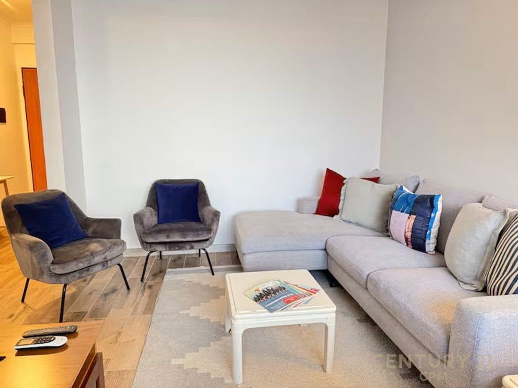 Apartament 1+1 Per Qira Tek Kompleksi Usluga! 2