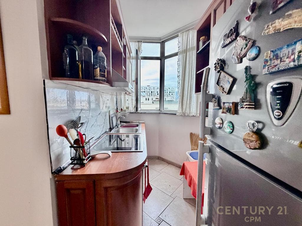 NE KOMUNEN E PARISIT SHESIM SUPER APARTAMENT 2+1+VERANDE PRANE KIKA 1 4