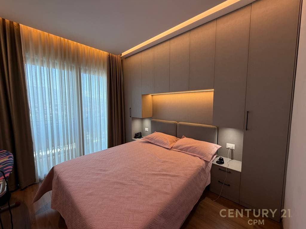 Apartament 1+1 per shitje me post parkimi tek Farmacia 10 4