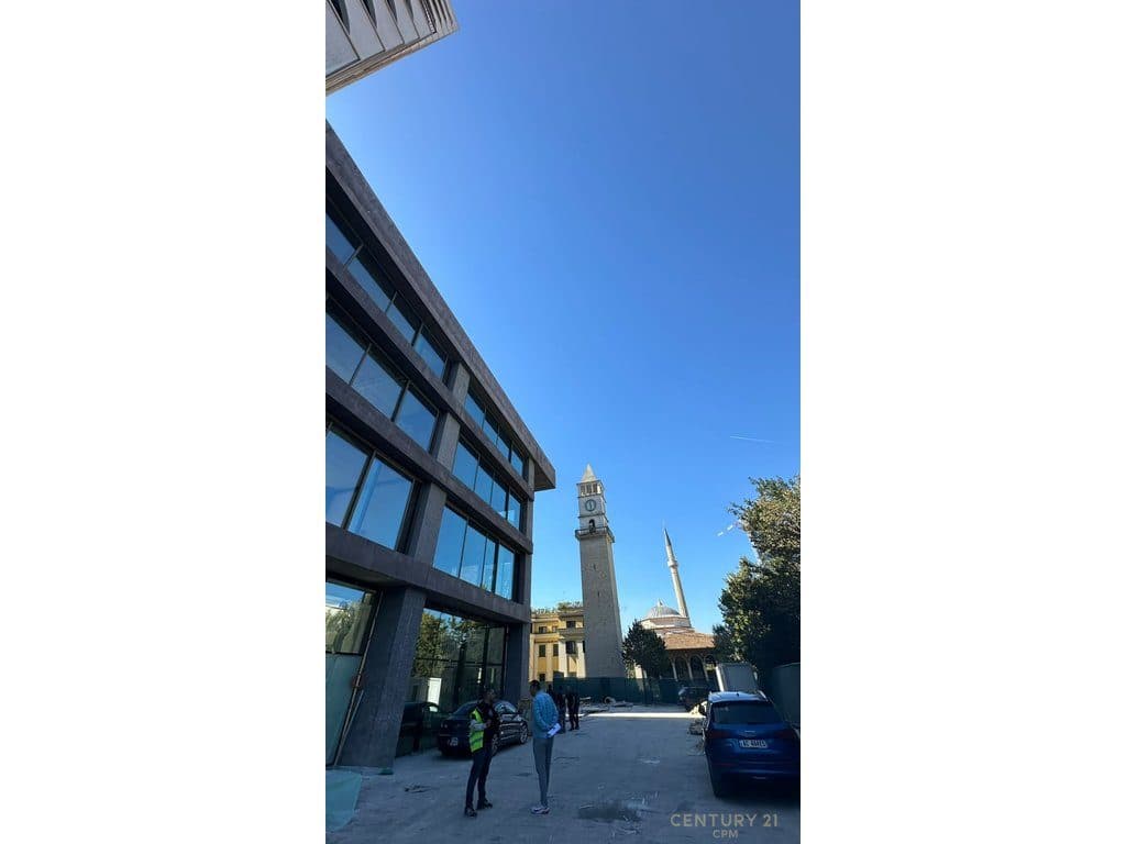 Hapësirë multifunksionale Corner Per Qira, Book Building Sheshi Skënderbej, Tiranë - 11,000€ | 289.44 m² MUNDESI NDARJE 3