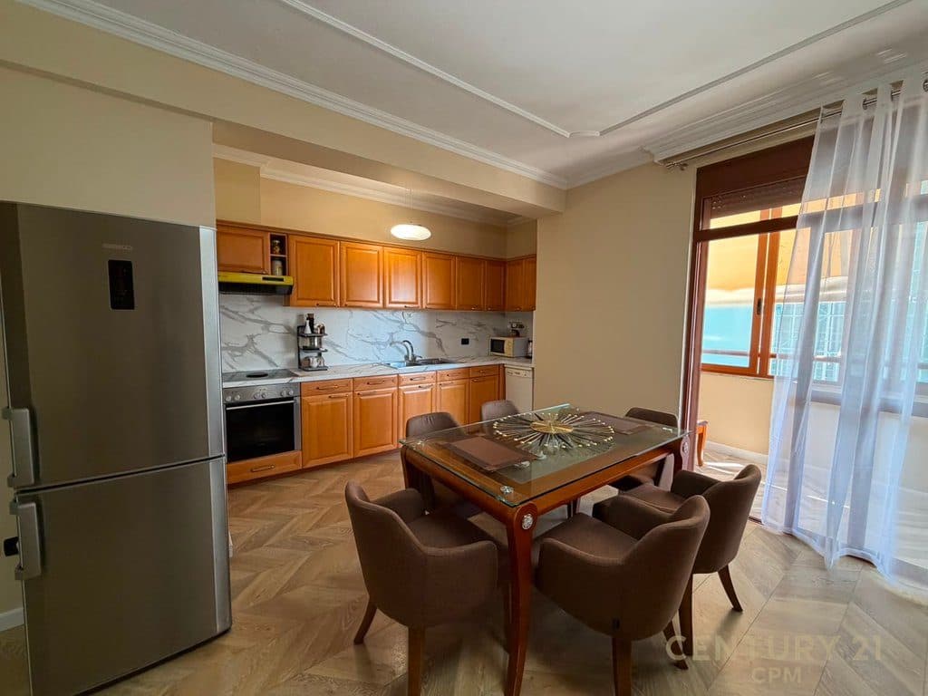 Apartament 3+1 per qira tek ish Ekspozita 2