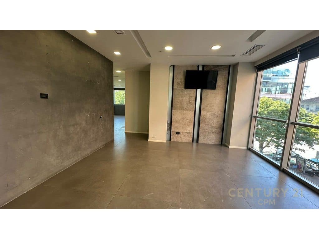 Ambient Premium për Qira Pranë Coin, Tiranë - 7000€ | 308.3 m²