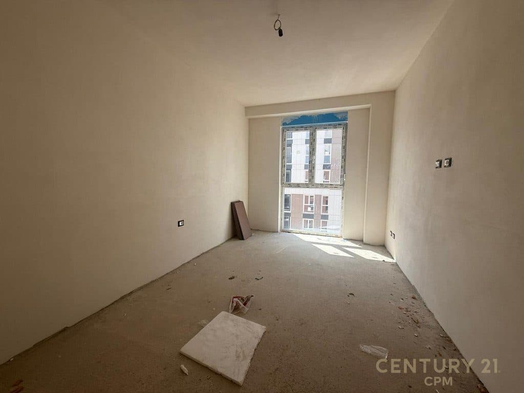 APARTAMENT 2+1+2 PRANË BULEVARDIT TË RI! 4