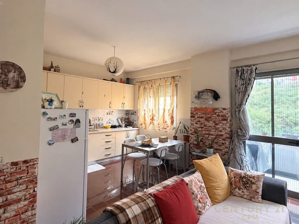 SHITET APARTAMENT 2+1+2 TEK KOPSHTI BOTANIK! 2