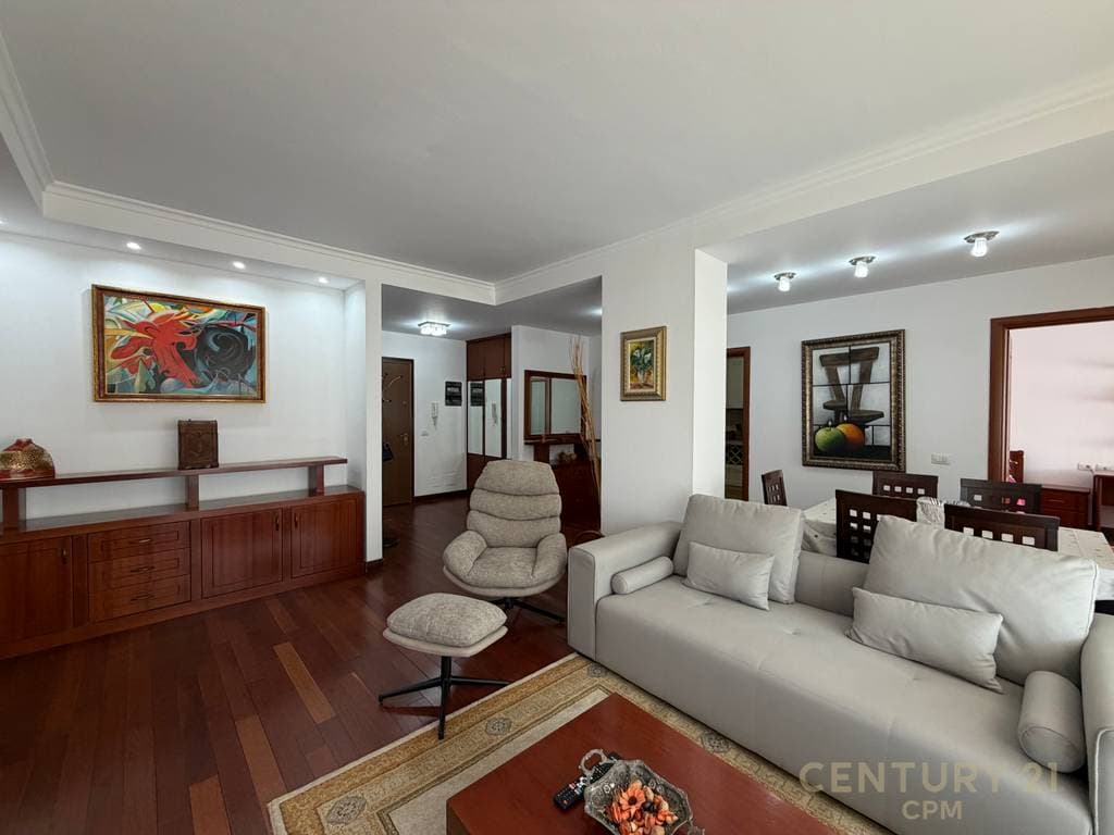 Apartament 2+1 me parkim per qira