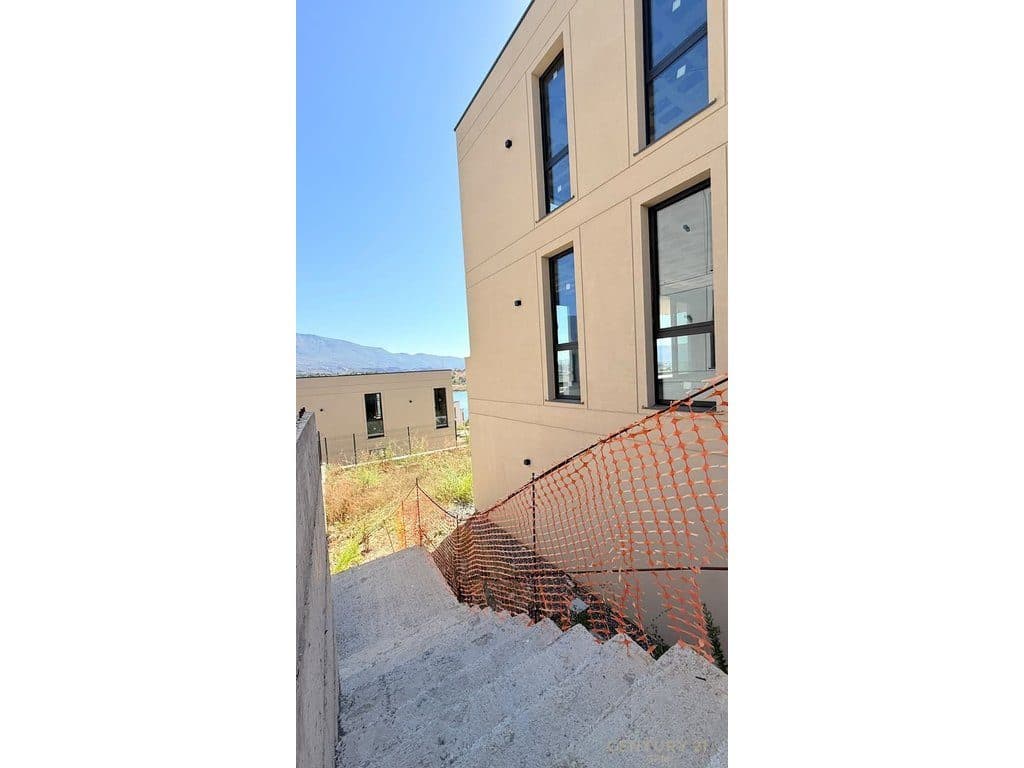 SHESIM VILE INDIVIDUALE ME PISHINE TEK LAKESHORE RESIDENCES 4