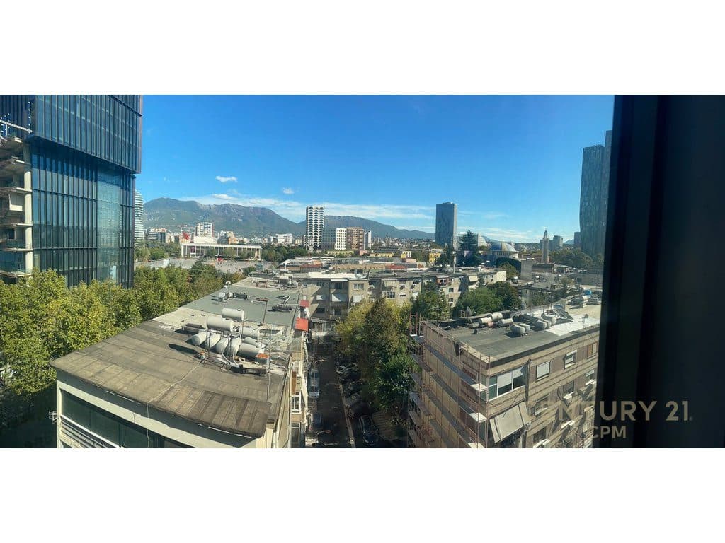 Jepet Per Qira Kati i nje Godine Prestigjoze, Rruga e Kavajës, 968.76 m²