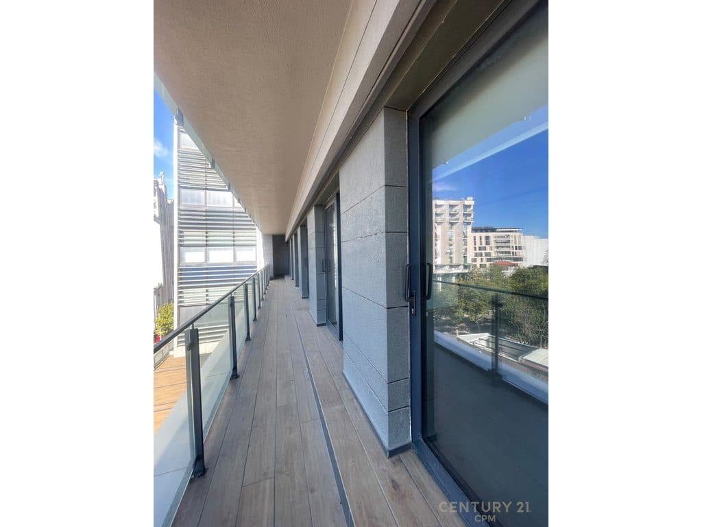Jepet Per Qira Kati i nje Godine Prestigjoze, Rruga e Kavajës, 968.76 m² 4
