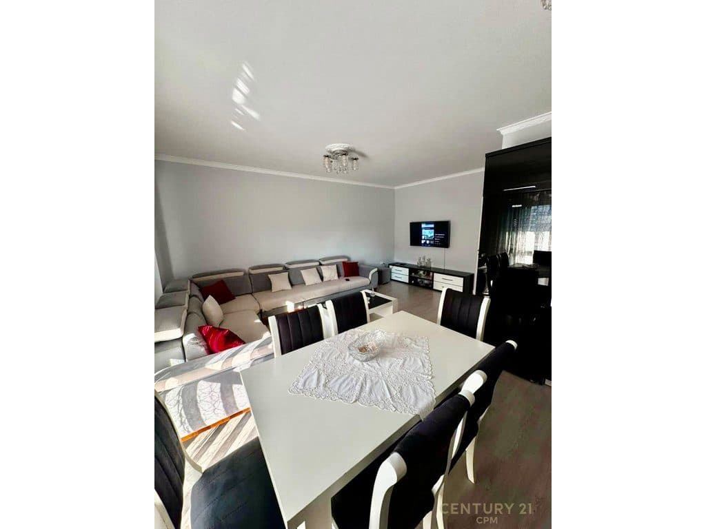NE ZONEN E ASTIRIT JAPIM ME QIRA APARTAMENT 2+1 2