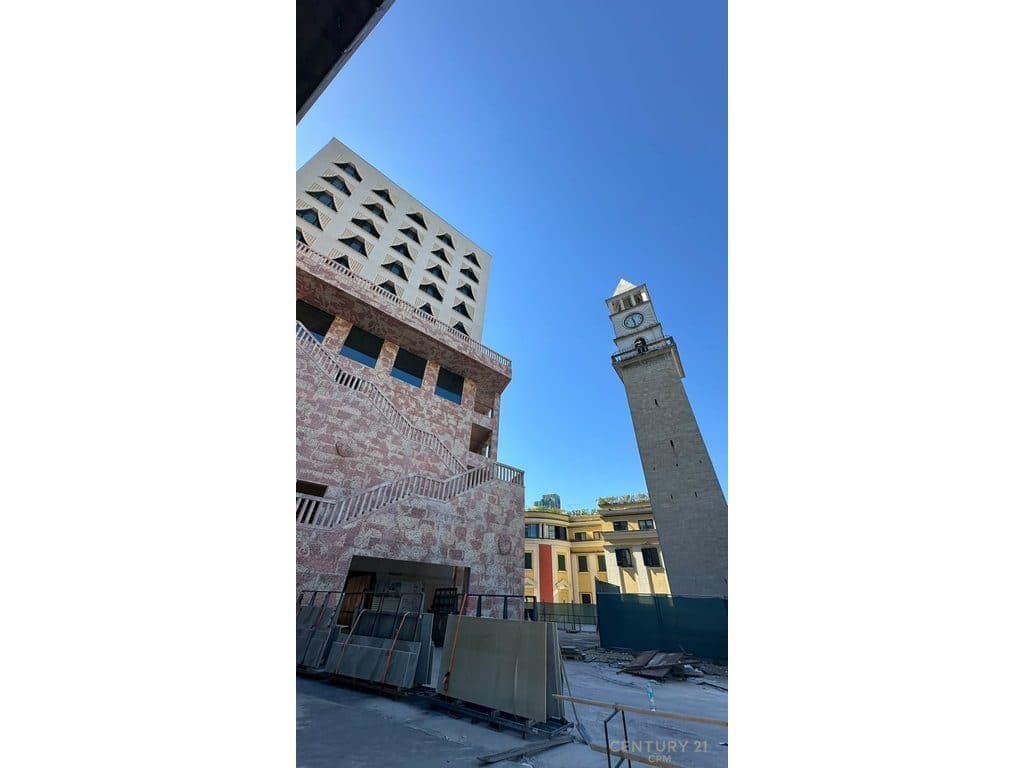 Hapësirë multifunksionale Corner Per Qira, Book Building Sheshi Skënderbej, Tiranë - 11,000€ | 289.44 m² MUNDESI NDARJE
