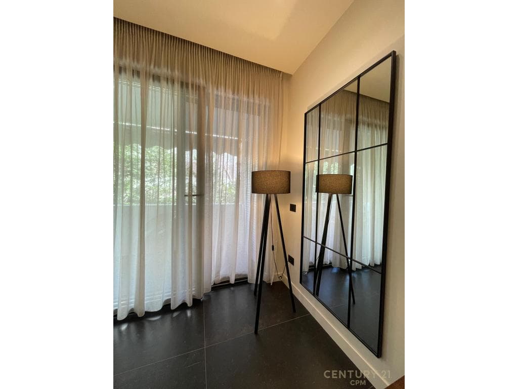 PËR QIRA APARTAMENT 2+1 + VEND PARKIMI NË TOWER BRIDGE 3! 4