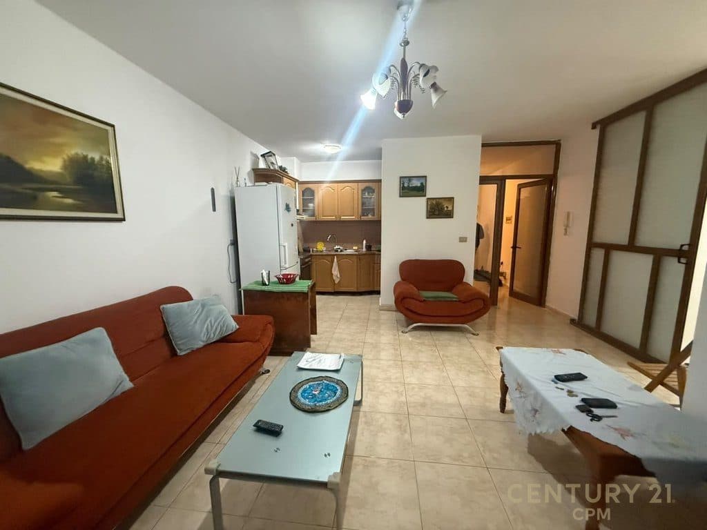 Apartament 2+1 Me Qira në Komunën e Parisit, Tiranë – 500€ | 90 m² 3