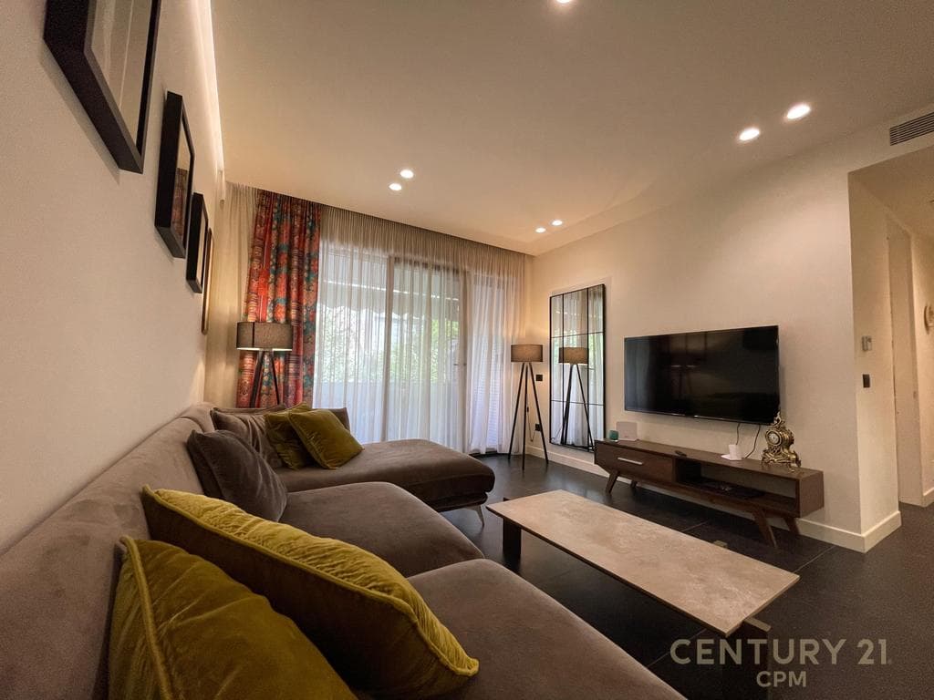 PËR QIRA APARTAMENT 2+1 + VEND PARKIMI NË TOWER BRIDGE 3! 2