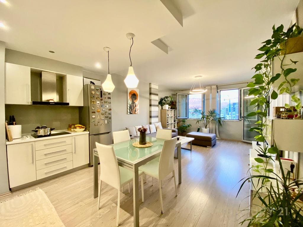 SHESIM APARTAMENT 2+1+ POST PARKIMI TEK LIQENI I THATE 2