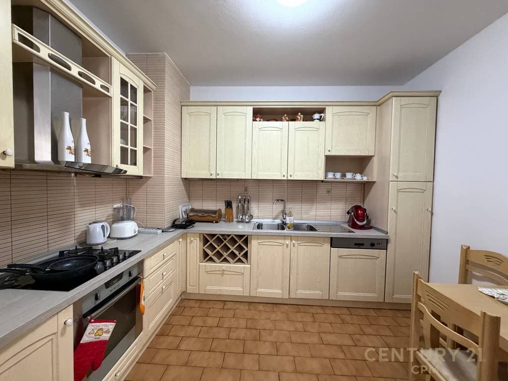 Apartament 2+1 me parkim per qira 3