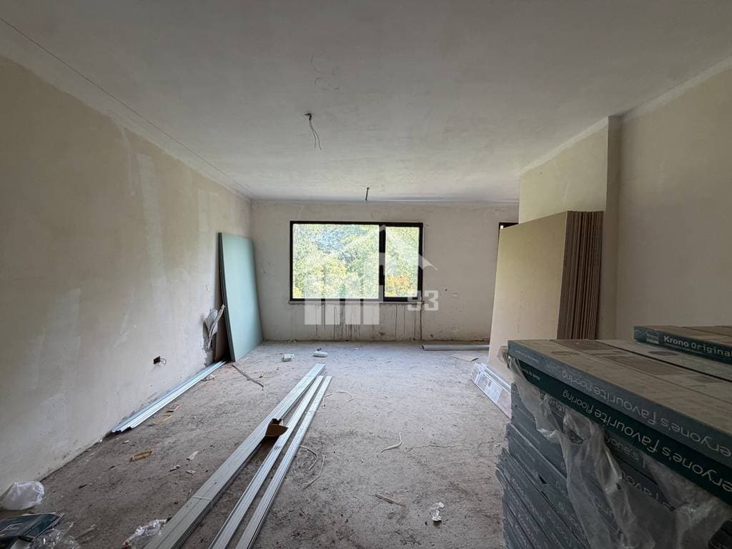 TEK XIBRAKU, PRANË RRUGËS SË ELBASANIT 3