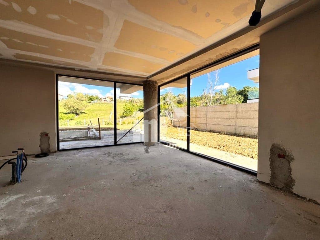 Home for sale in Tiranë 4