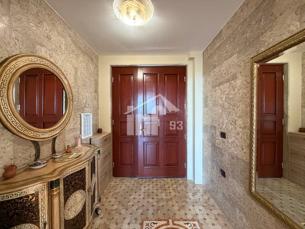 Home for sale in Tiranë 4