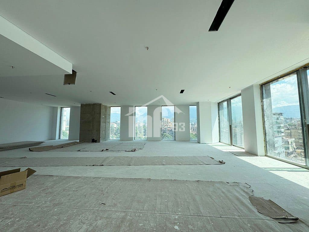 “DOWNTOWN ONE”, BULEVARDI “BAJRAM CURRI” 4