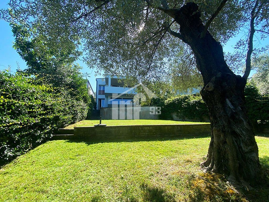 "LONG HILLS" RESIDENCE, 500 M NGA TEG