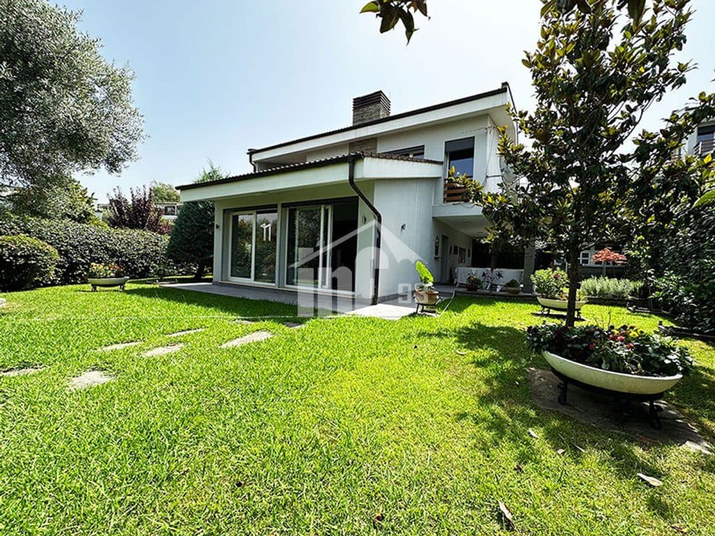 "LONG HILLS" RESIDENCE, 500 M NGA TEG