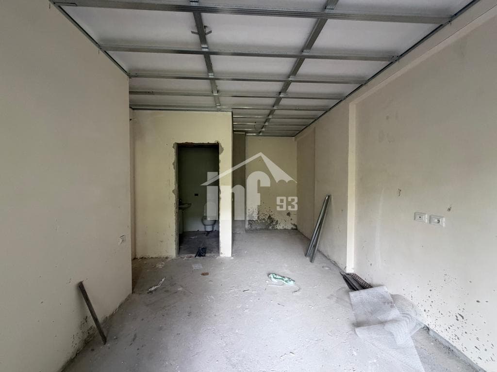 TEK XIBRAKU, PRANË RRUGËS SË ELBASANIT 4