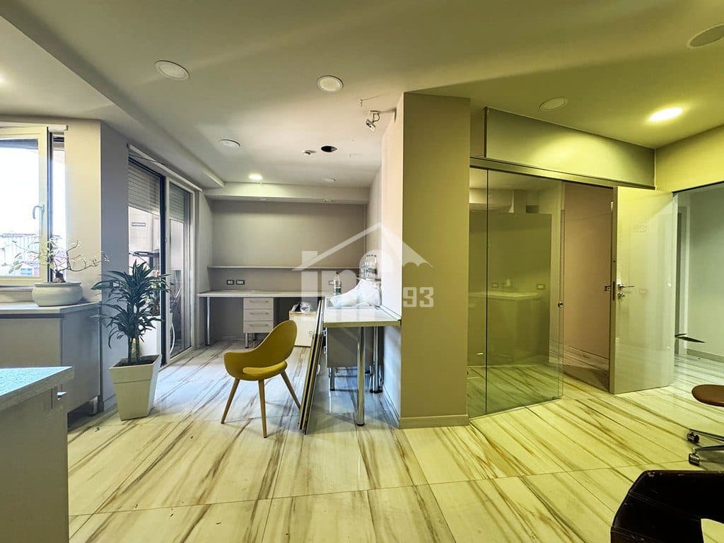 RRUGA "BRIGADA VIII", NË QENDER TË ISH BLLOKUT