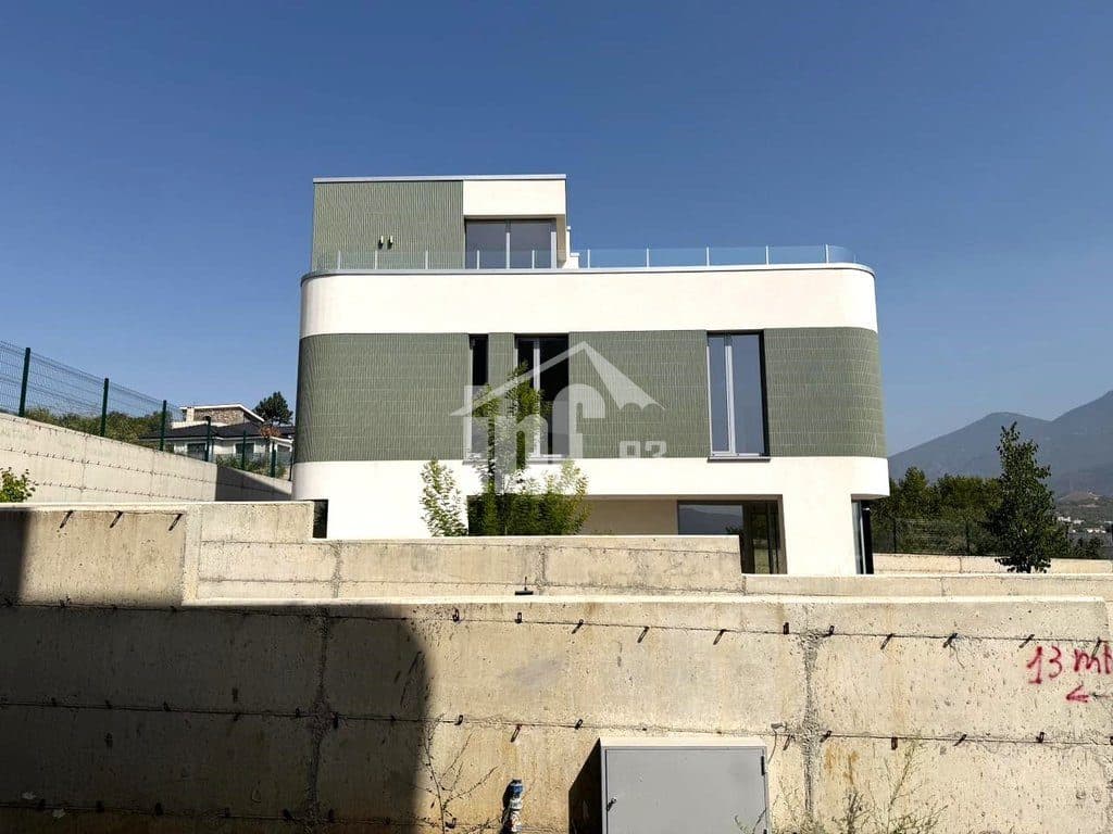 Home for sale in Tiranë