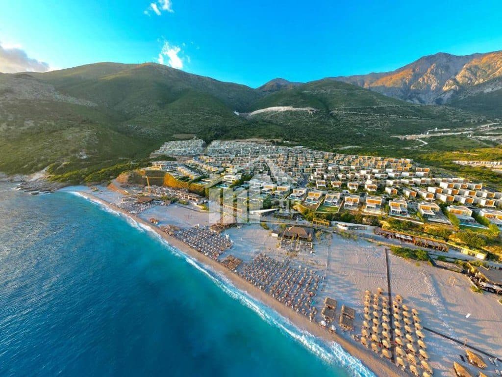 "GREEN COAST" VILLAGE, PALASË 1